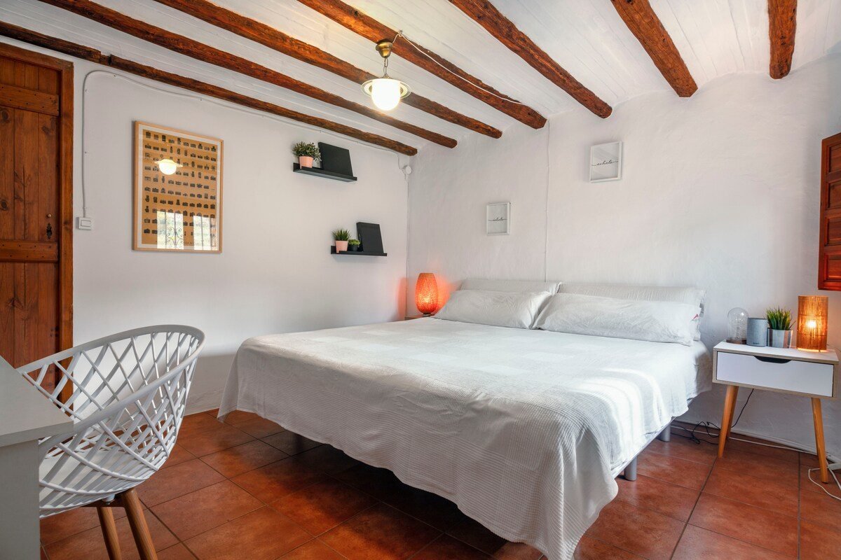 Habitacion principal con cama de matrimonio