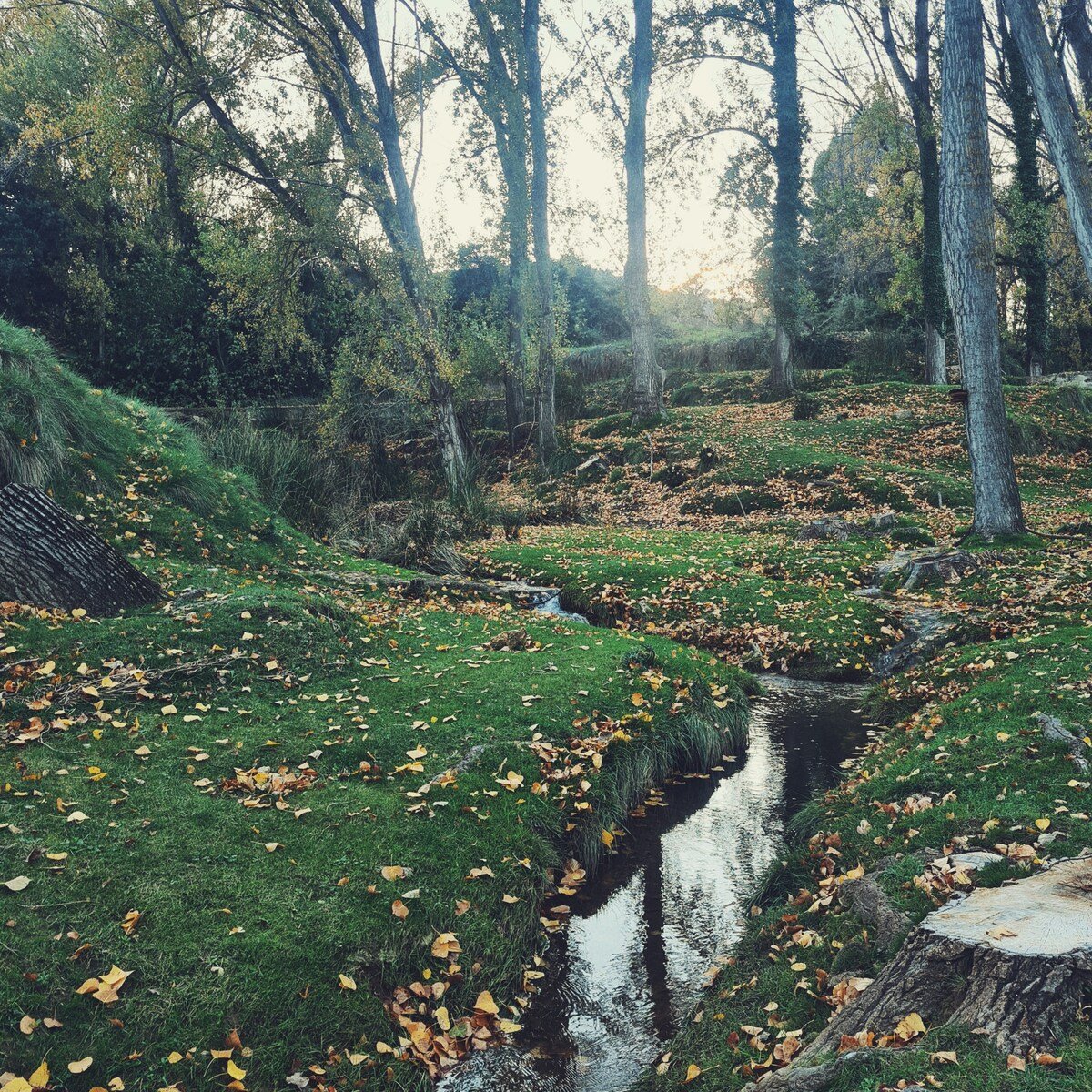 Fachada de piedra de la masía